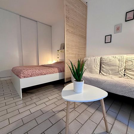 Studio Sur Le Port De Hyeres - A 2Min Des Plages, Clim & Balcon Exterior photo