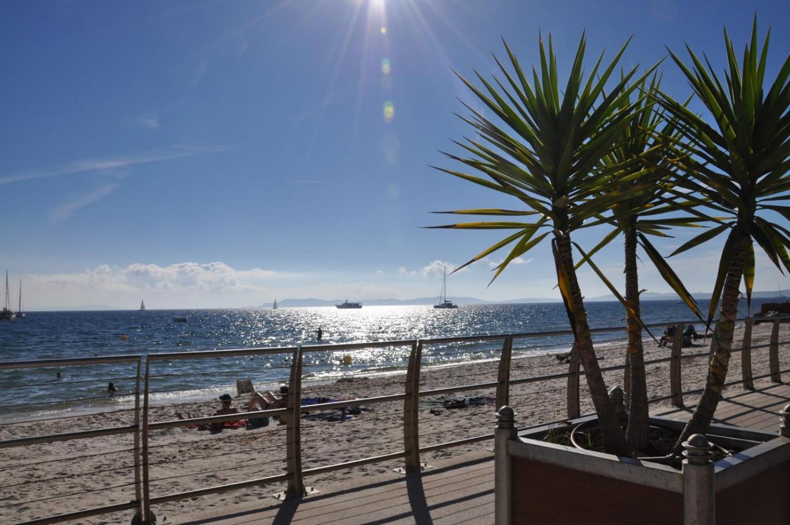 Studio Sur Le Port De Hyeres - A 2Min Des Plages, Clim & Balcon Exterior photo
