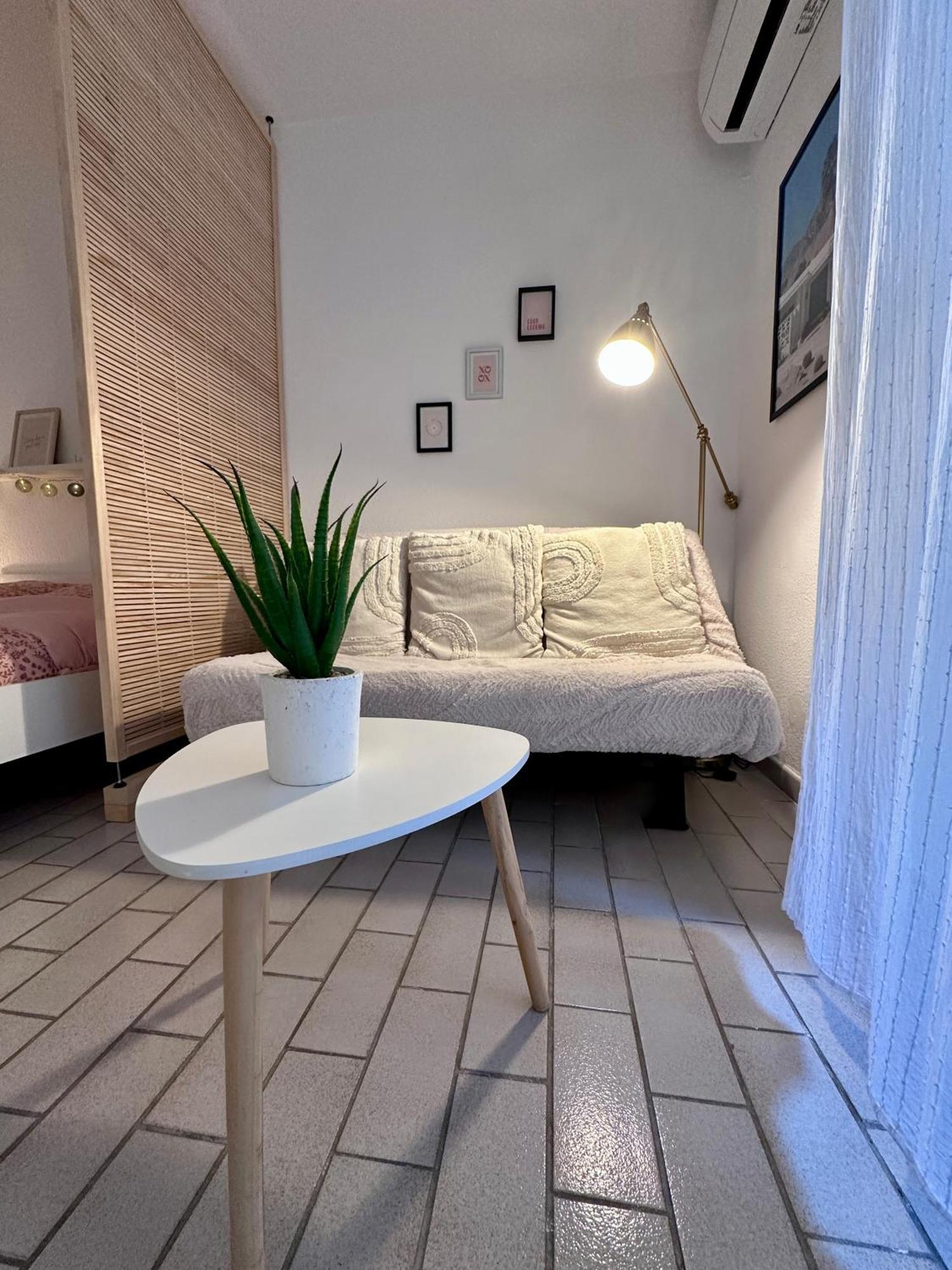Studio Sur Le Port De Hyeres - A 2Min Des Plages, Clim & Balcon Exterior photo